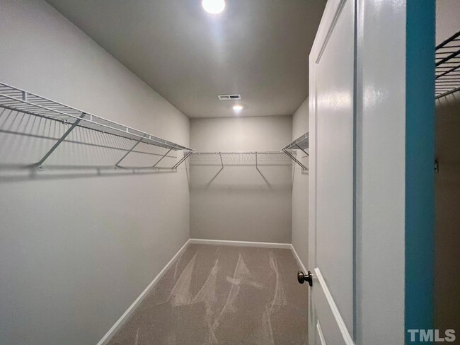 Building Photo - 212 Hiking Hl Ln