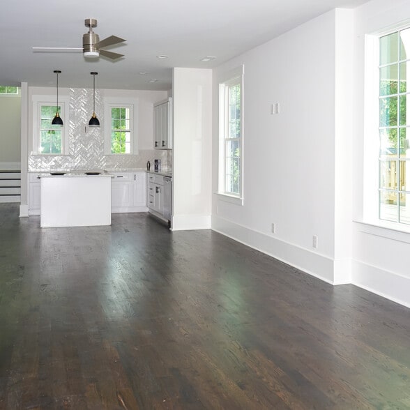 Building Photo - 1003 Parkwood Ave