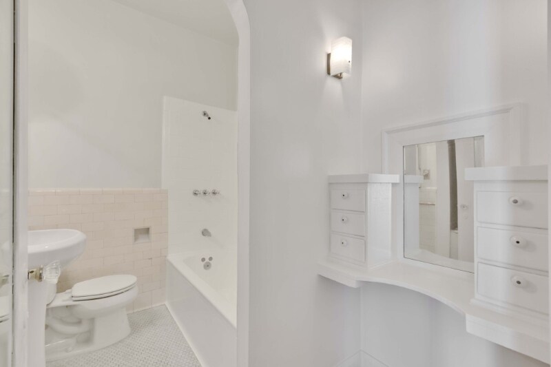 Building Photo - 5121 1/2 Eagle Rock Blvd