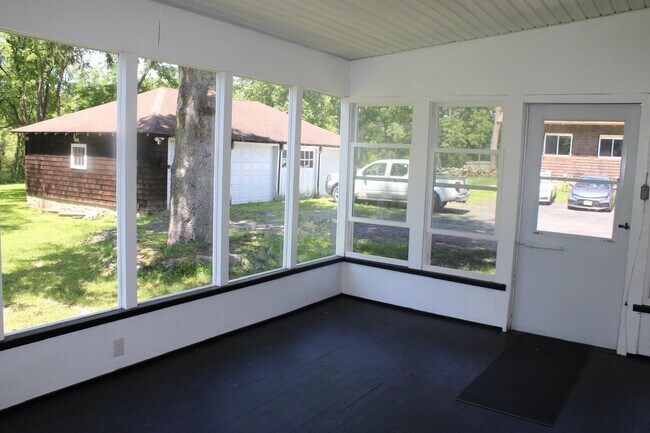 Building Photo - 213 Old Bates Gates Rd