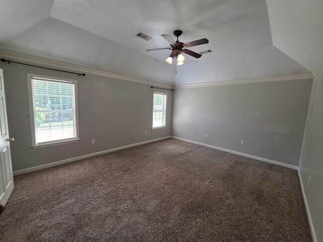 Building Photo - 995 Williamsburg Dr