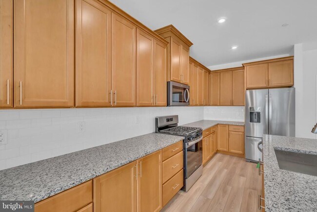 Building Photo - 8102 Donatello Dr