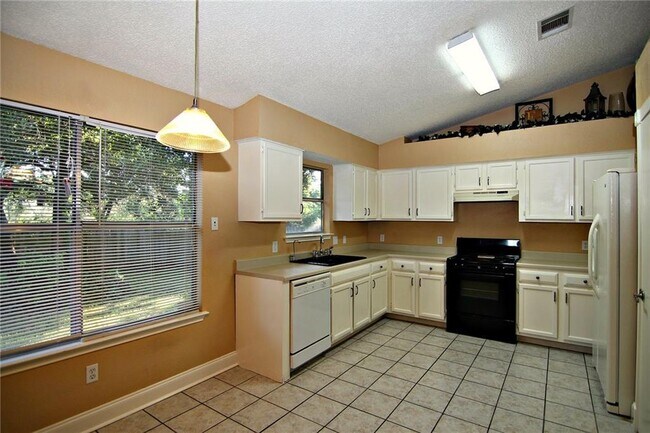 Building Photo - 3105 Blazing Star Trail