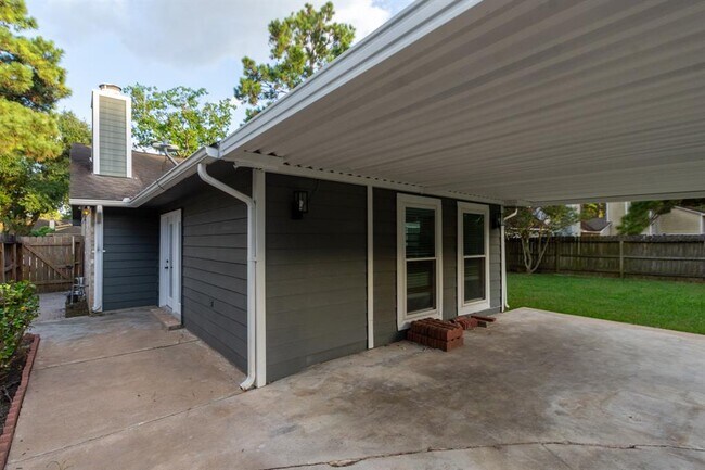 Building Photo - 8611 Spruce Mill Dr