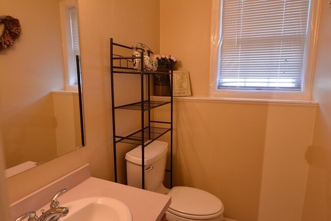 Building Photo - 55 Arrowwood Dr