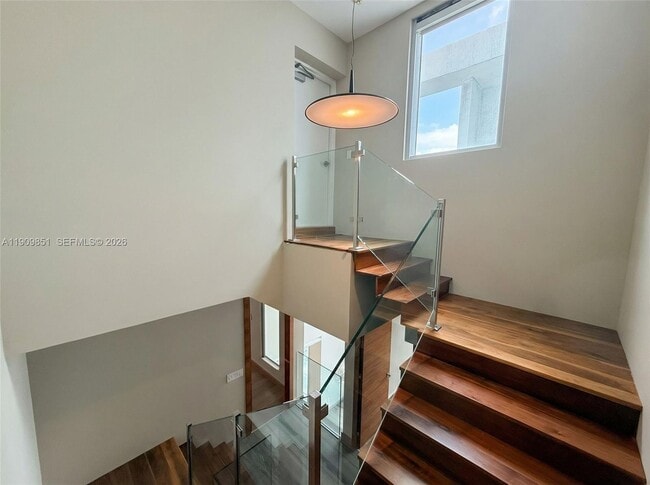 Building Photo - 92 SW 3rd St