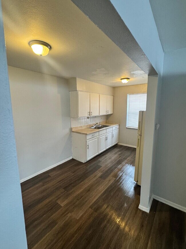 Building Photo - 2919 Chippewa St