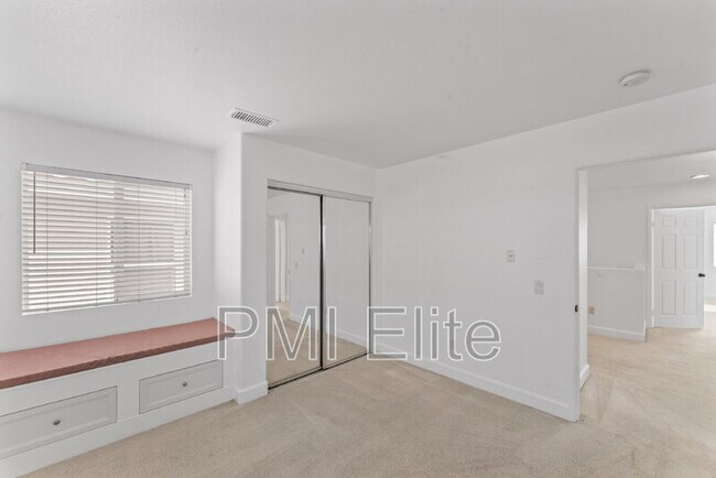 Building Photo - 24619 Montevista Cir