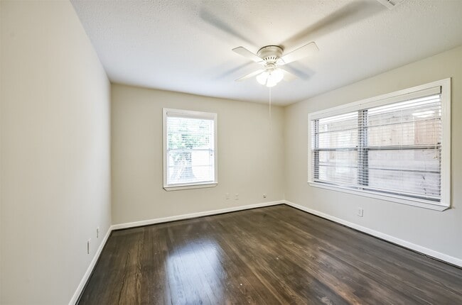 Building Photo - 4924 Palmetto St