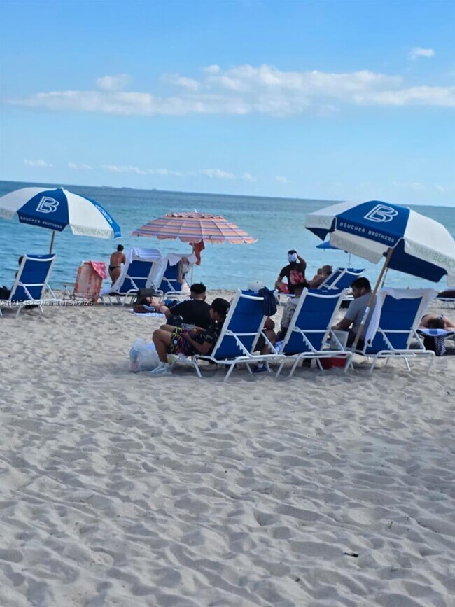 Building Photo - 7440 Harding Ave