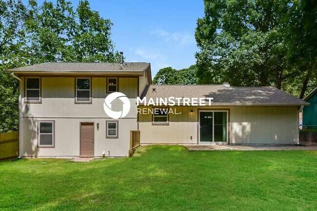 Building Photo - 3 Bedroom Pet-Friendly Home in Lithonia, GA with Main Street Renewal