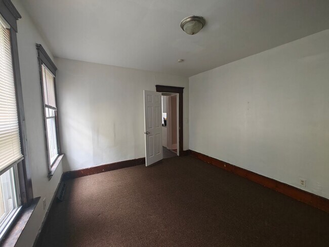 Building Photo - 83 Norton St