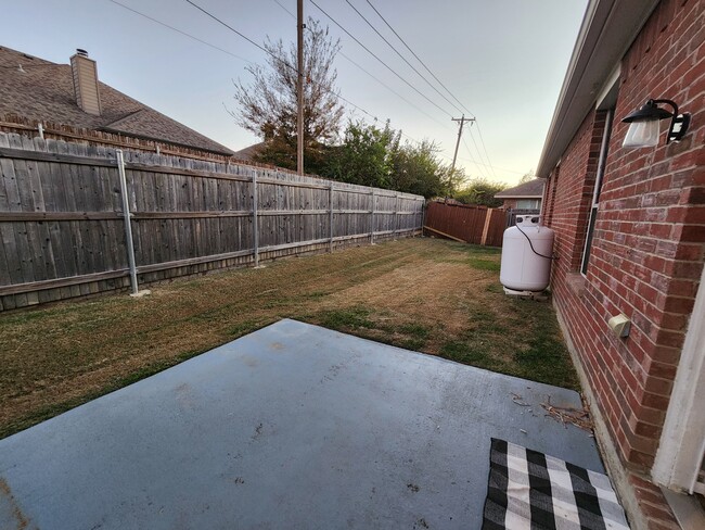 Building Photo - 1416 Cowtown Dr