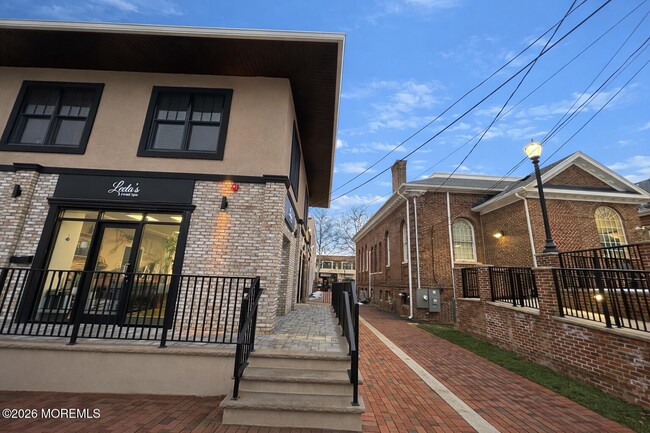 Building Photo - 21 Mechanic St