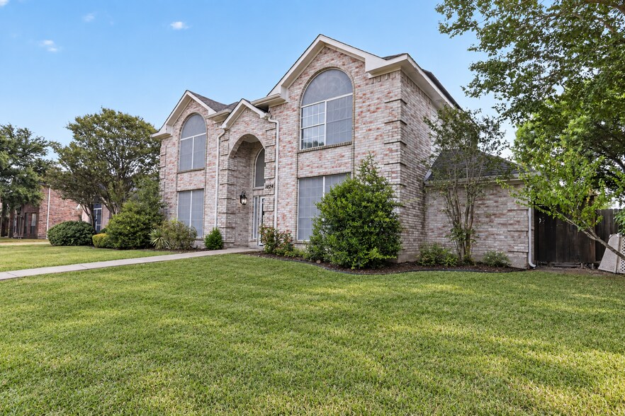 Building Photo - 1624 Ariel Dr