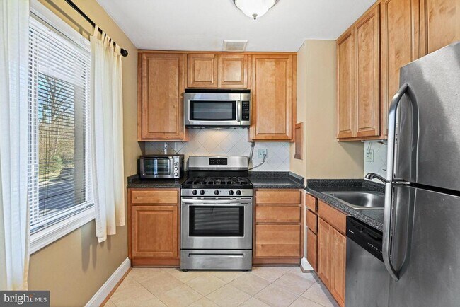 Building Photo - 4106 Mangalore Dr
