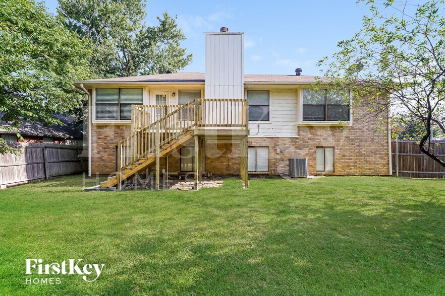 Building Photo - 6476 Sudbury Way