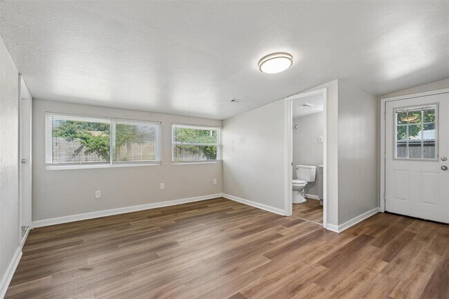 Building Photo - 510 N Marshall Dr