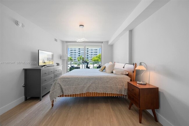 Building Photo - 1025 92nd St