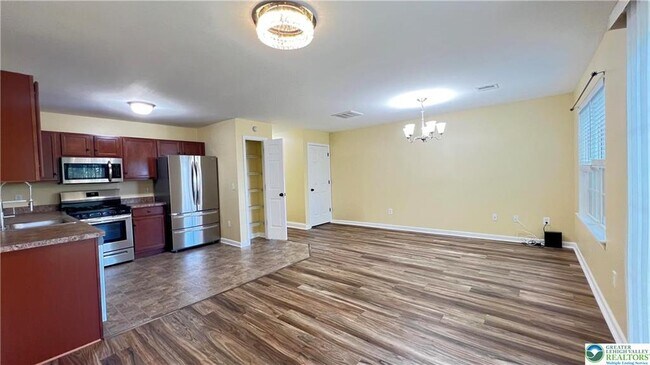 Building Photo - 705 Blue Heron Dr