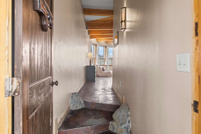 Building Photo - 84 Arcturus Dr