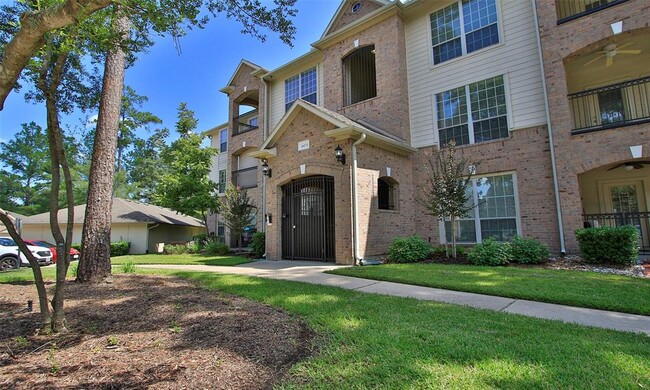 Building Photo - 6607 Lake Woodlands Dr