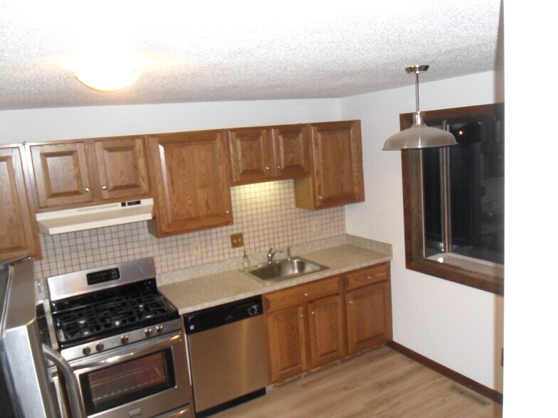 Building Photo - 177 Skyview Dr