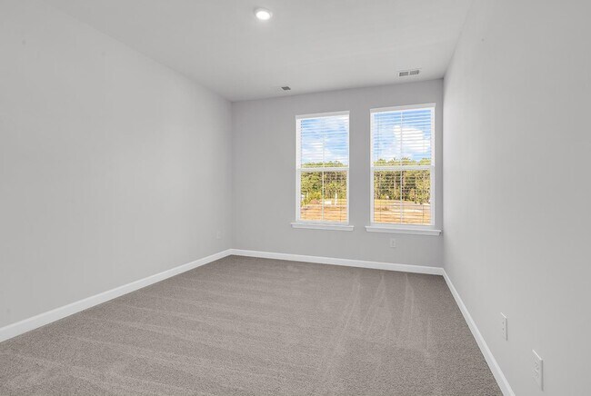 Building Photo - 408 Ireland Way