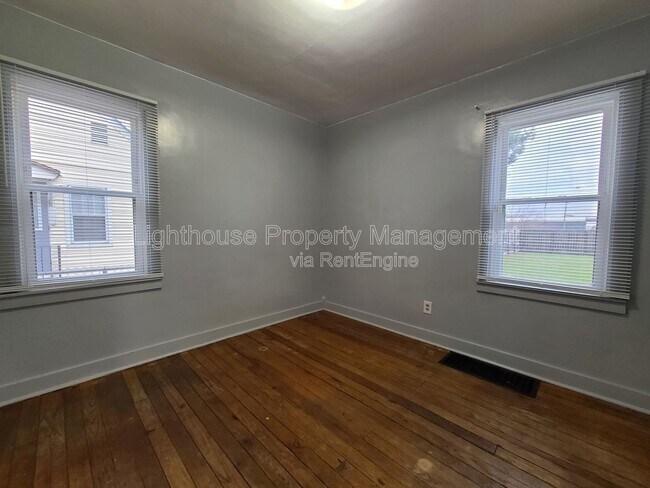 Building Photo - 1387 Hurd Ave