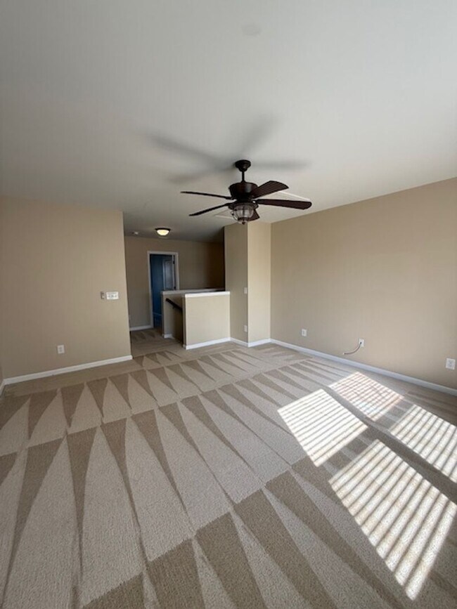 Building Photo - Beautiful 4BR Home in Shadow Moss – Available Now!