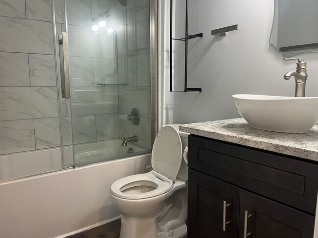 Building Photo - Gorgeous Brand New 3/2 Move In Ready Now!