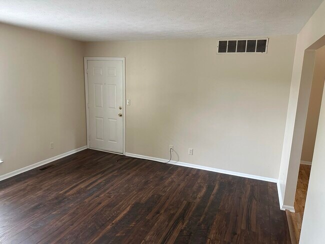 Building Photo - 415 Ridgewood Ln