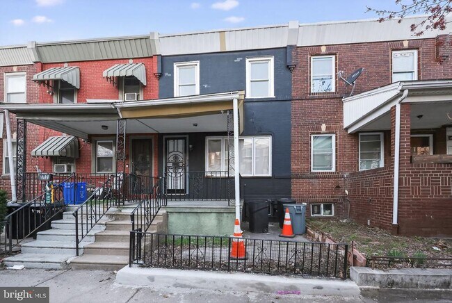 Building Photo - 2710 S Fairhill St