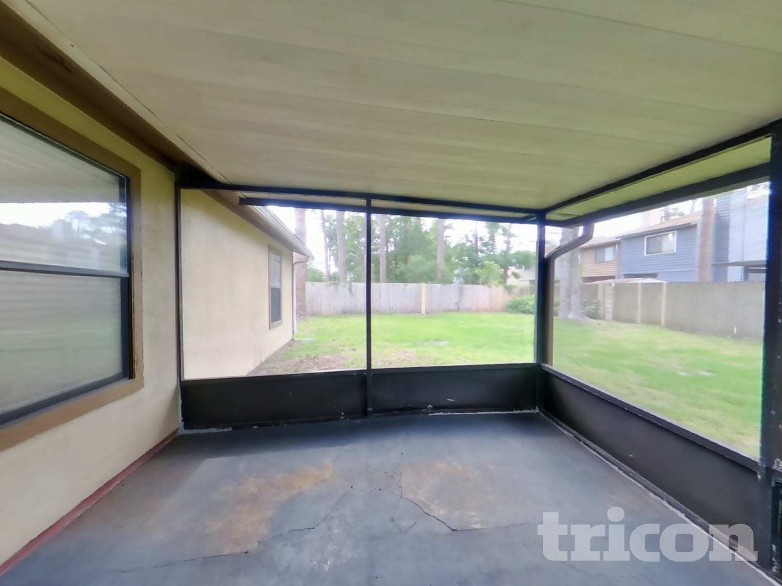 Building Photo - 4324 Queensway Dr