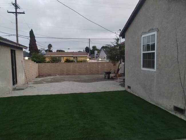 Building Photo - 21634 Linda Dr
