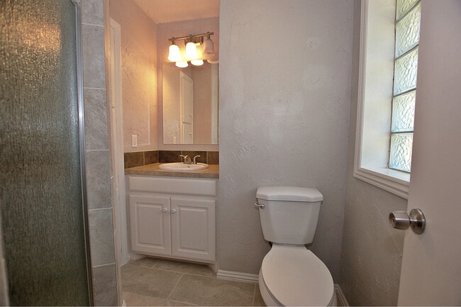 Building Photo - Completely Updated 3/2/2 House Convenient to Texas Tech