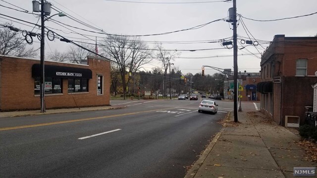 Building Photo - 639 Oradell Ave