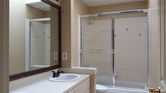 Building Photo - Exceptional 3 Bed, 2.5 bath in Sammamish w...