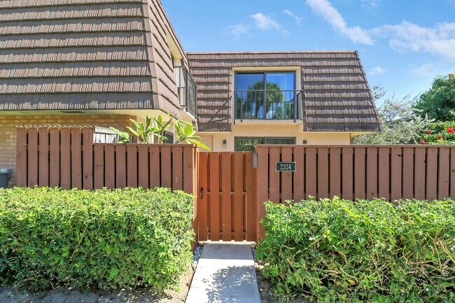 Building Photo - 2324 23rd Ct