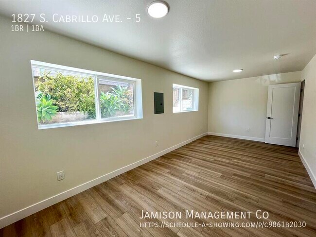 Building Photo - 1827 S Cabrillo Ave