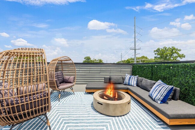 Building Photo - 925 Ramsey St