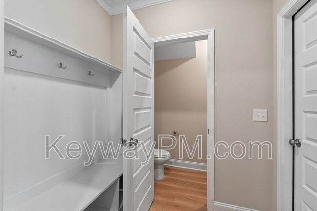 Building Photo - 557 Yuma Ln