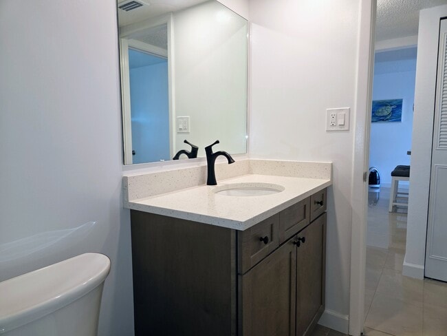 Building Photo - 285 107th Ave