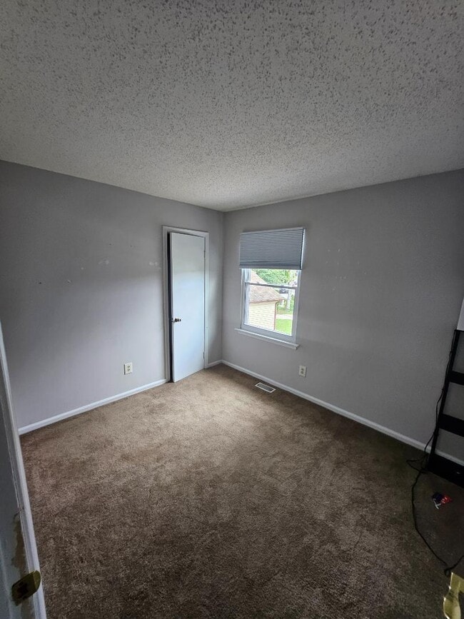 Building Photo - 1036 Glen Willow Dr