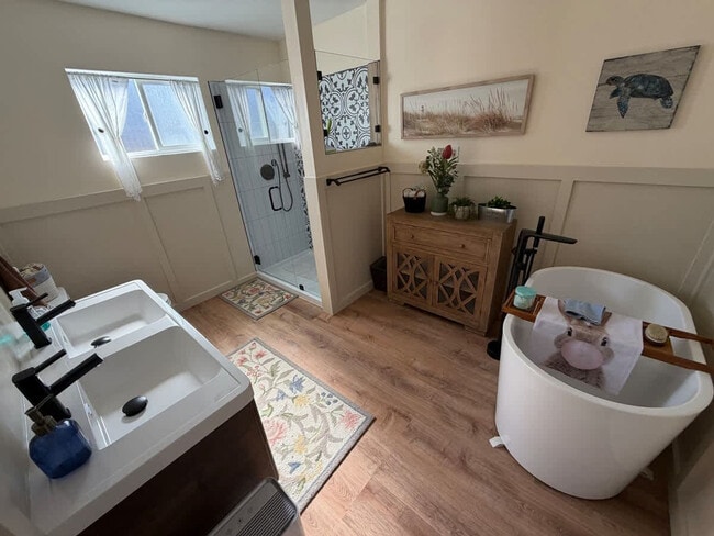 Building Photo - 2069 Horne St