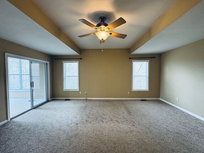 Building Photo - East AVL - Mountain Views and Space Galore!
