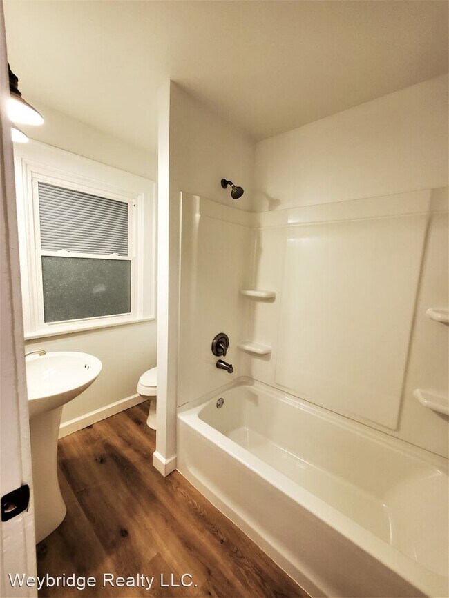 Building Photo - 3 br, 1 bath House - 3466 Wabash Ave