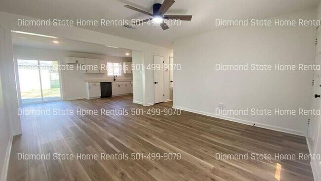 Building Photo - 633 Paul Pl