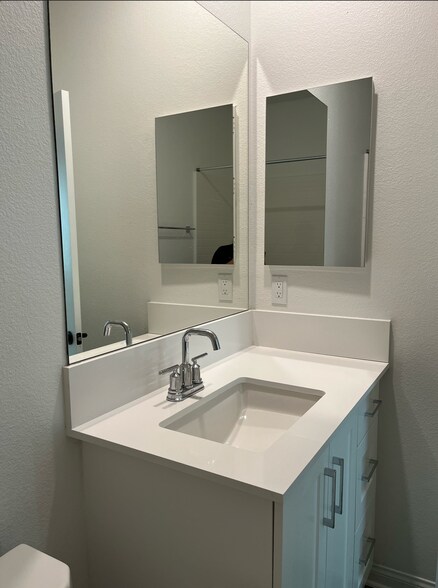 Full Bath (third level) - 1989 Affinity Ln