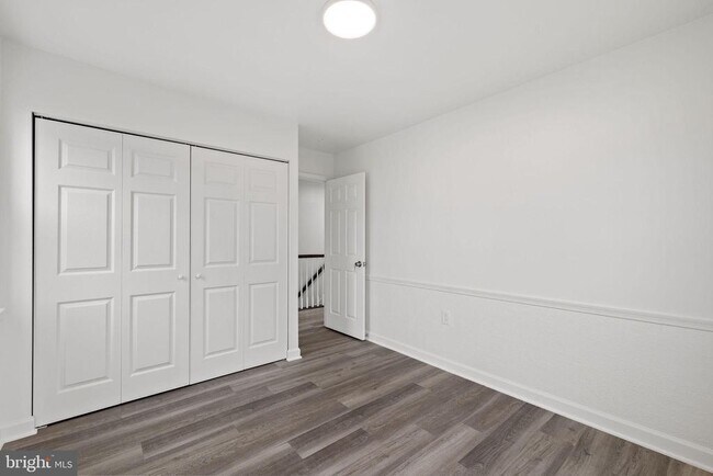 Building Photo - 8157 Community Dr